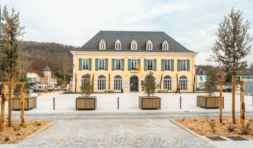 place-mairie-gan-facade-oliviers
